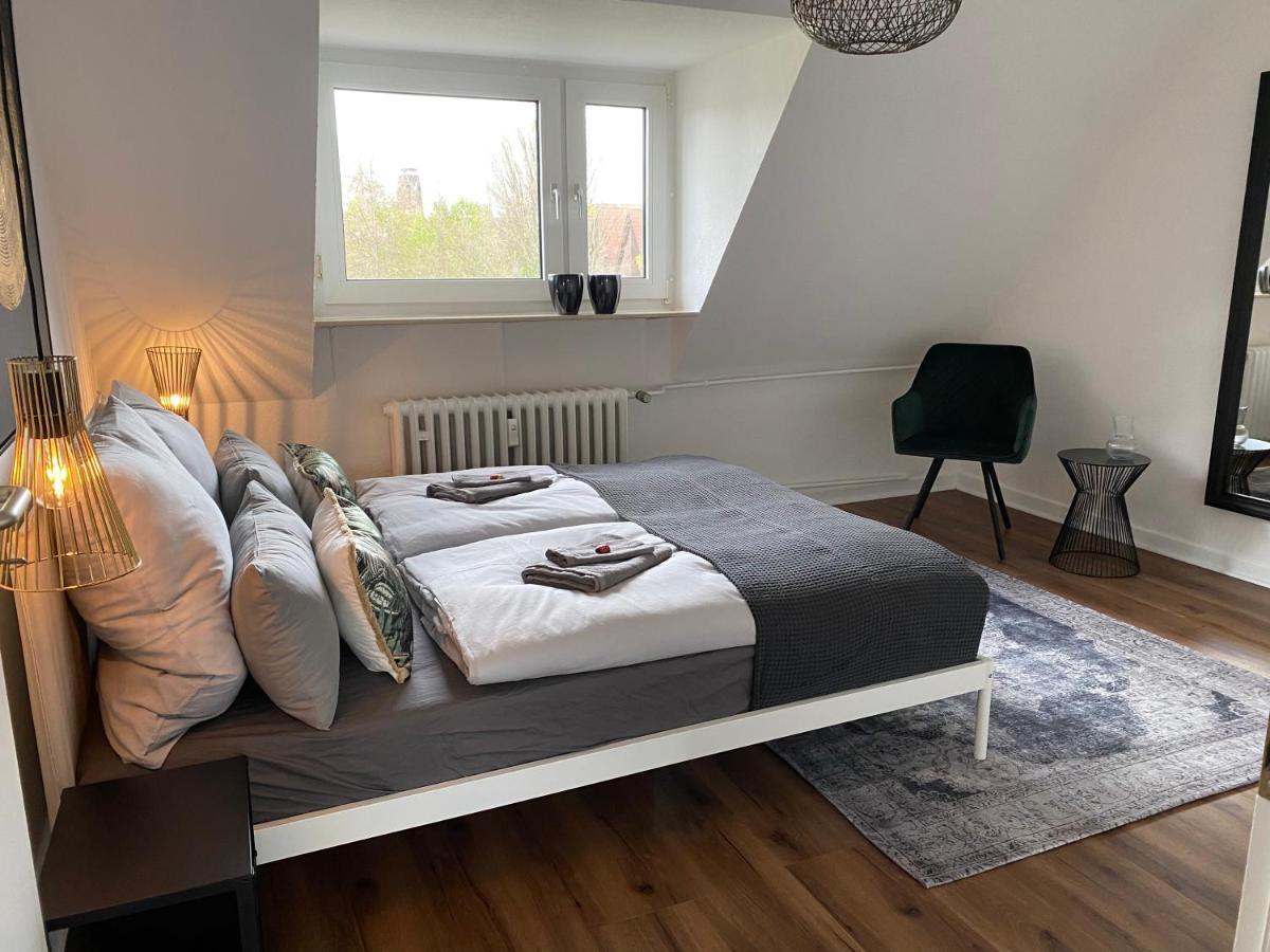Bostel 1 - Modernes Dachgeschoss-Studio In Duisburg Meiderich, 4,7 Km Hbf, U-Bahn 250M, Flughafen Duesseldorf 28 Km, Landschaftspark 2,9 Km, 5 Gehminuten Von Herzklinik Entfernt Eksteriør bilde
