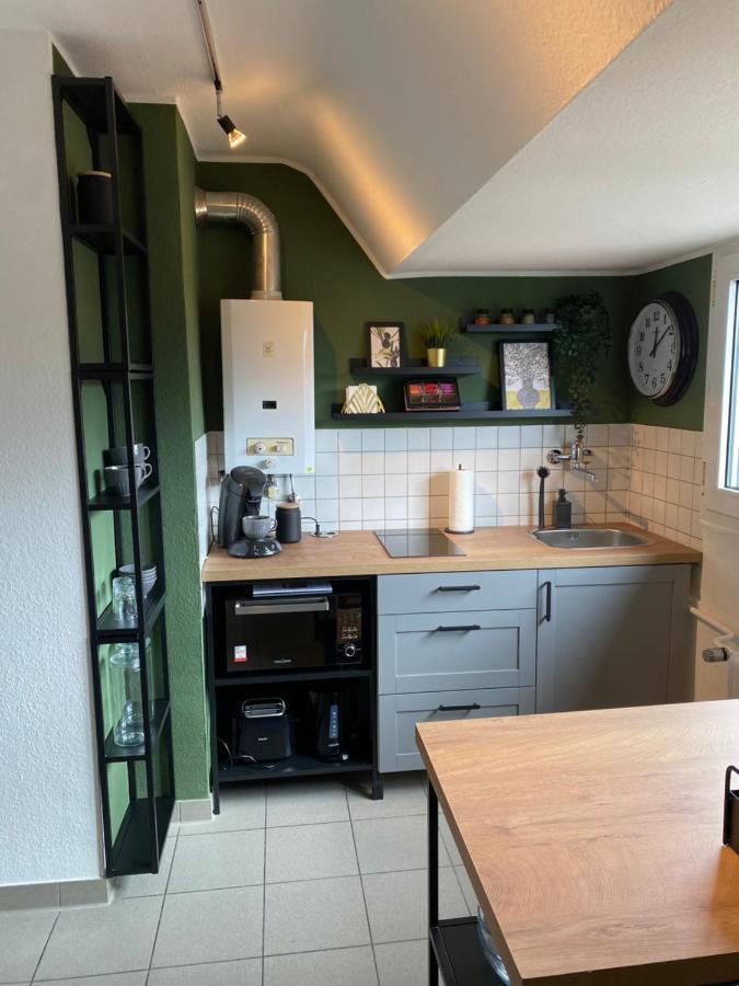 Bostel 1 - Modernes Dachgeschoss-Studio In Duisburg Meiderich, 4,7 Km Hbf, U-Bahn 250M, Flughafen Duesseldorf 28 Km, Landschaftspark 2,9 Km, 5 Gehminuten Von Herzklinik Entfernt Eksteriør bilde